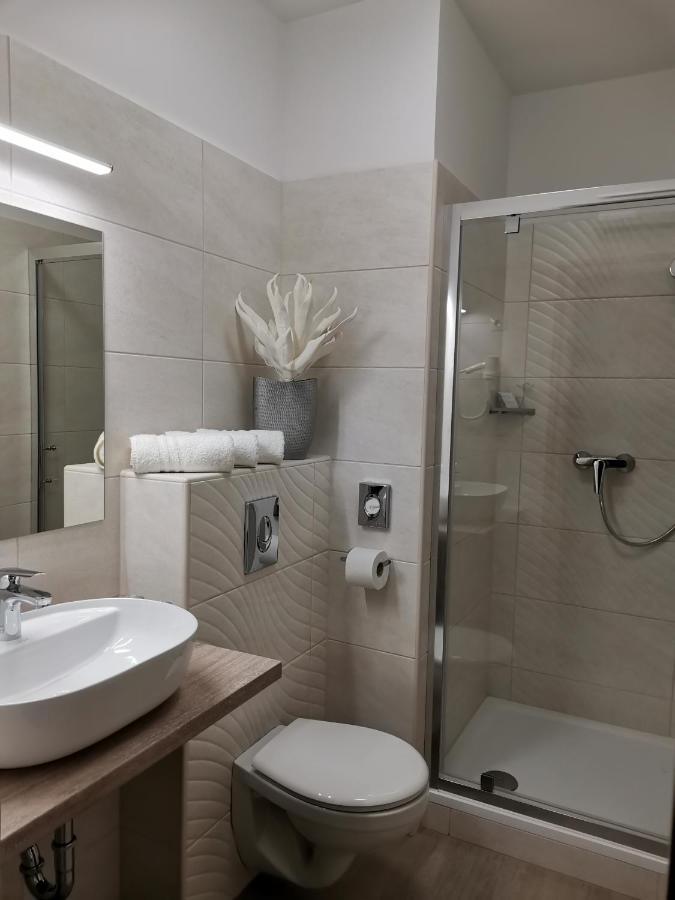 Alfa Hotel Дьёр Экстерьер фото