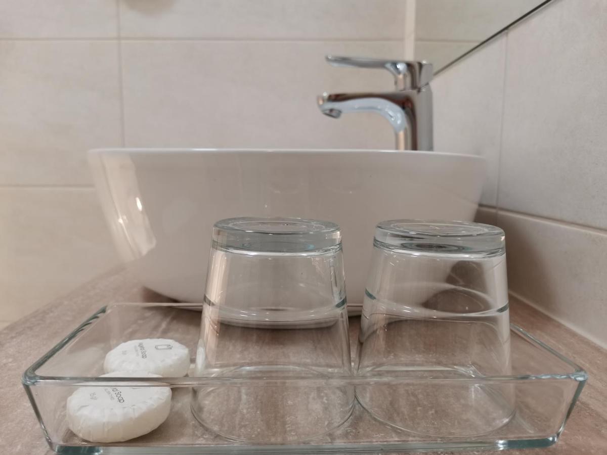 Alfa Hotel Дьёр Экстерьер фото
