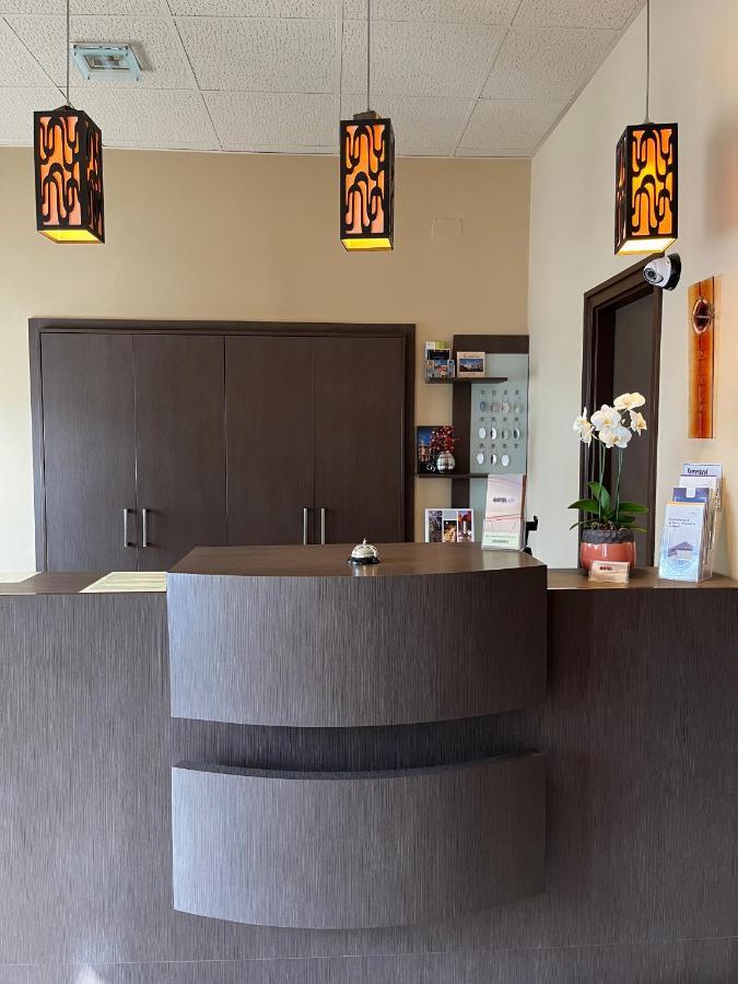 Alfa Hotel Дьёр Экстерьер фото